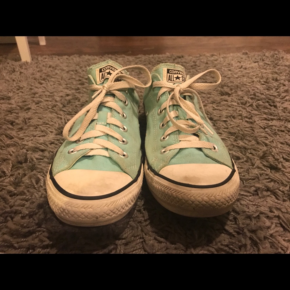 Lightly Worn, turquoise low top converse